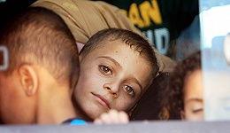 在他的阴影下,在伟人阴影下的时代印记